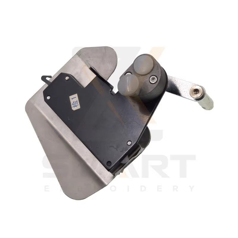Upper Thread Hook Wiper Ass'y Hiina puurimismasinale C0101CN06